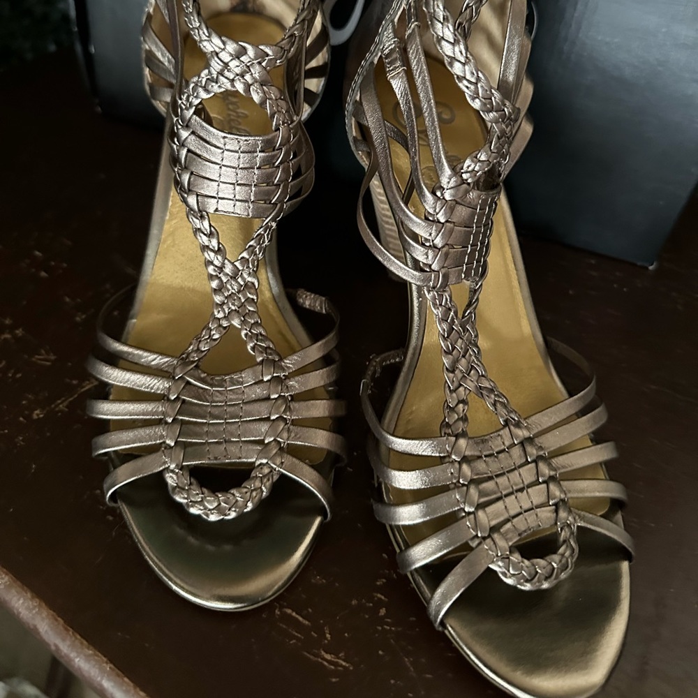 Leather metallic heels sz 8